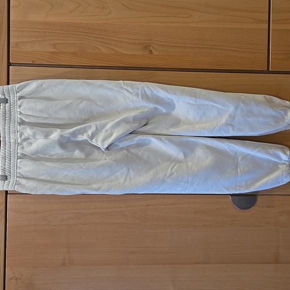 Nike Off-White Color Sweatshirt And Lounge Pants Set, Size Small, EC - Picture 10 of 10